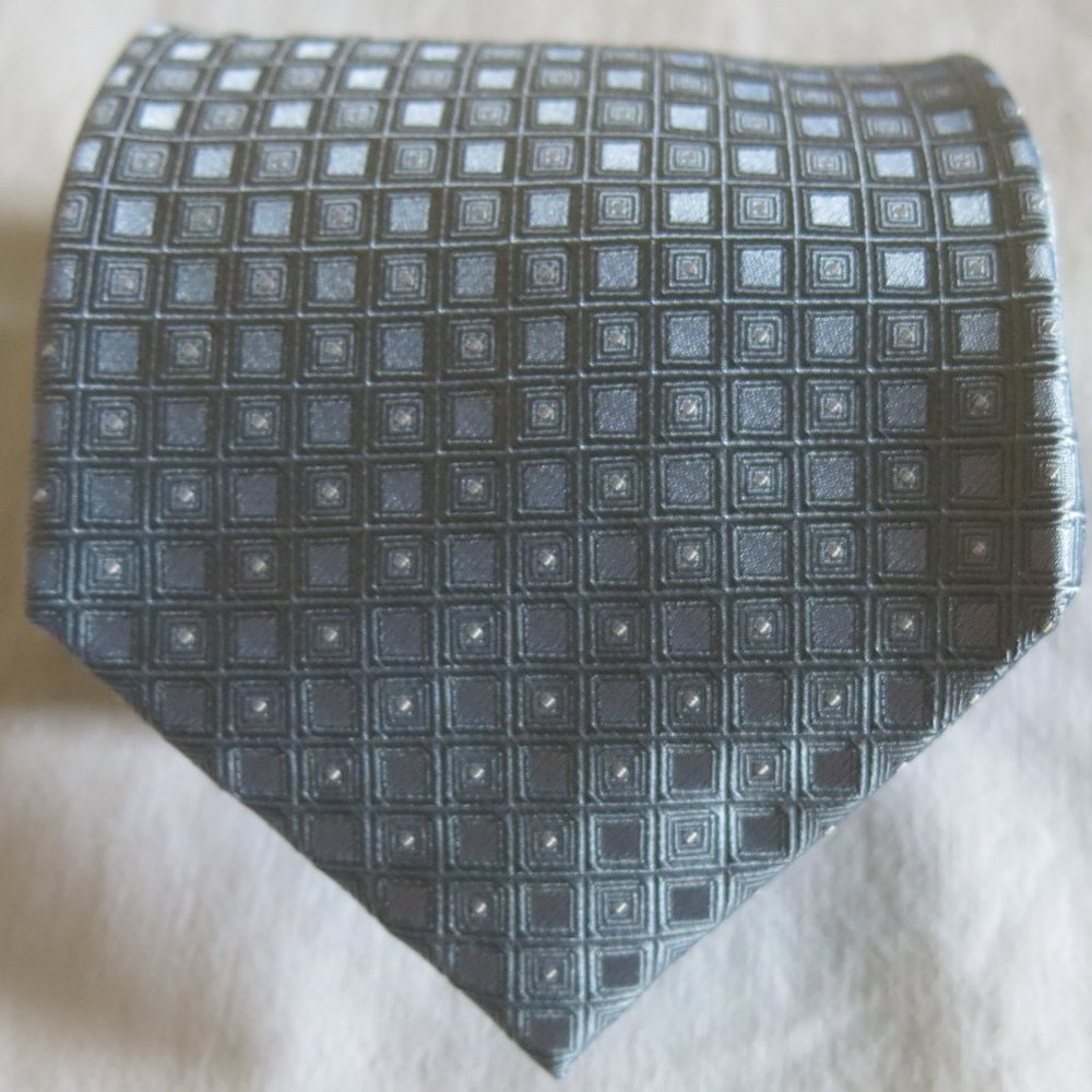 Calvin Klein Textured Geometric Chekered Pattern 100% Silk Neck Tie
